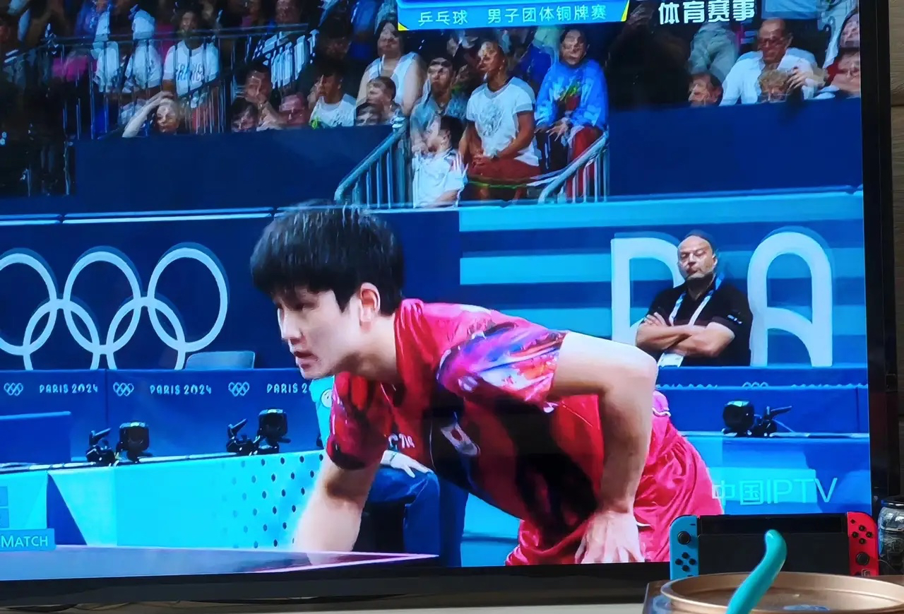 法国队鏖战德国队,张本智和刷新纪录 法国队鏖战德国队,张本智和刷新纪录